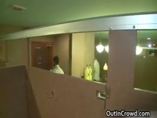 Youths ร่วมเพศ และ การดูด ใน a ห้องน้ำ 17 โดย outincrowd