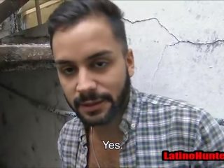 Bearded heteroseksuale latino si i paprerë putz