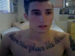 Očarljivo tetovirane hunk- part2 na gayboyscam.com